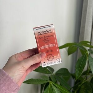 COVERGIRL Color Correcting Serum Moisturizer in Deep tone
